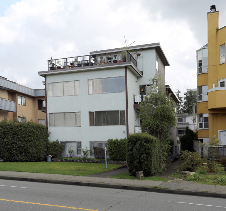 1266 W 12th Ave in Vancouver, BC - Building Photo