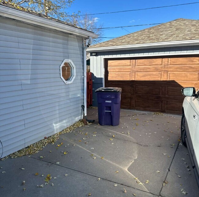 1325 S Utica St in Denver, CO - Building Photo - Building Photo