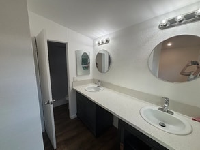 118 W 8th Ave in Escondido, CA - Building Photo - Building Photo