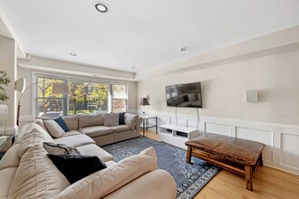 1510 W Addison St in Chicago, IL - Building Photo - Building Photo
