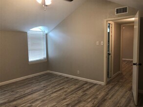 2565 Marilee Ln in Houston, TX - Building Photo - Building Photo