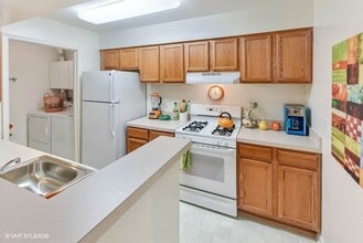 The Residences at the Manor Apartments in Frederick, MD - Foto de edificio - Building Photo