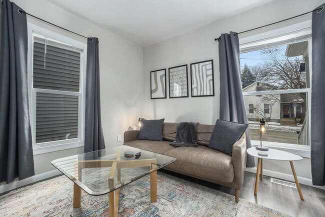 property at 415 6th St NW