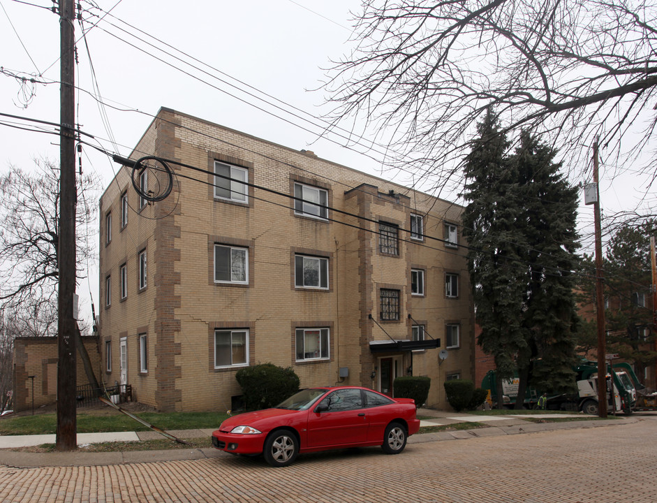 214 Wasson Pl in Pittsburgh, PA - Foto de edificio