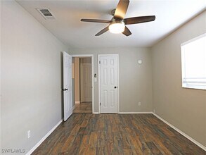 2411 Hibiscus Rd in Ft. Myers, FL - Building Photo - Building Photo