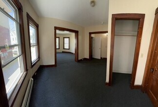 9 Hickok Pl in Burlington, VT - Building Photo - Building Photo