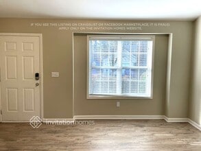 214 Parkridge Dr in Woodstock, GA - Foto de edificio - Building Photo