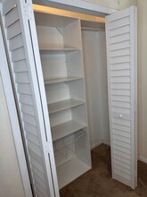 8229 Frost St N in Jacksonville, FL - Foto de edificio - Building Photo