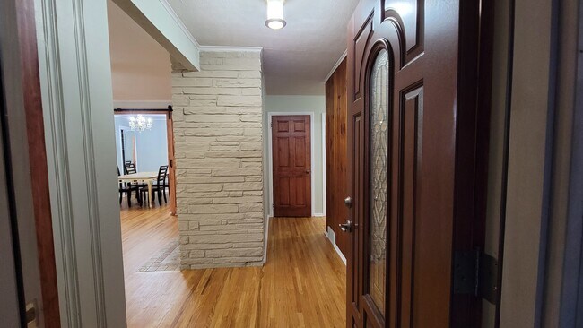 155 Atlantic Ave, Unit 155 B in Long Branch, NJ - Foto de edificio - Building Photo