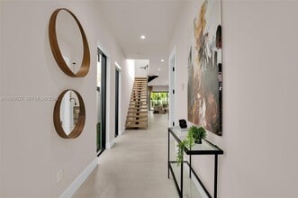 920 NE 17th Ave in Fort Lauderdale, FL - Foto de edificio - Building Photo