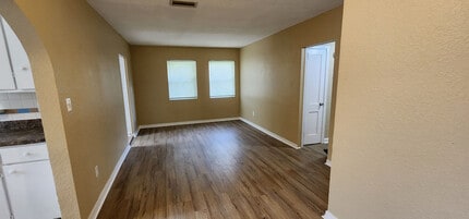 2945 W 11th St in Jacksonville, FL - Building Photo - Building Photo