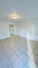 11005 SW 1st St, Unit 107 in Miami, FL - Building Photo - Building Photo