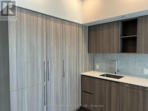 19-2519 Bathurst St in Toronto, ON - Building Photo - Building Photo