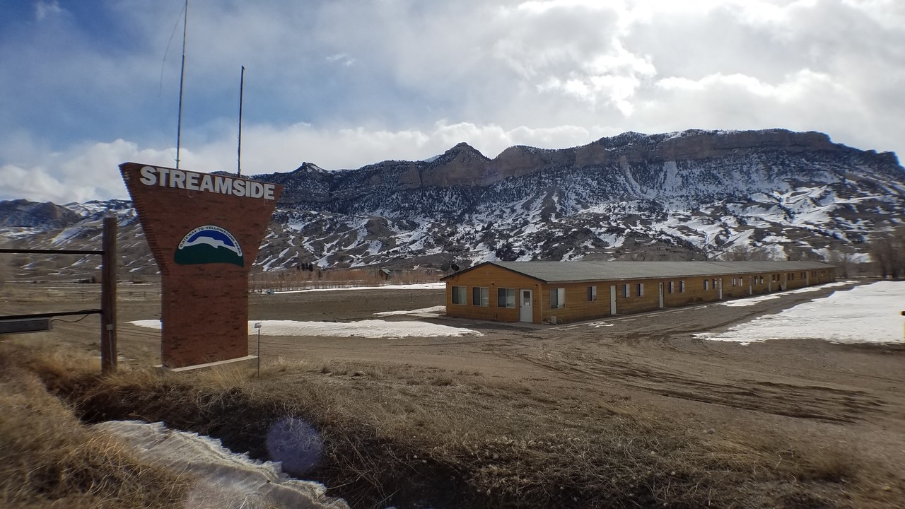 Streamside Inn in Cody, WY - Foto de edificio