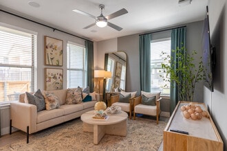 Alta Center Point in San Marcos, TX - Foto de edificio - Interior Photo