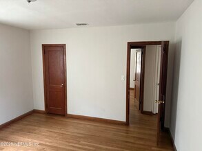 947 Glencarin St in Jacksonville, FL - Building Photo - Building Photo