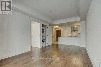 15-315 Stollery Pond Cres in Markham, ON - Building Photo - Building Photo