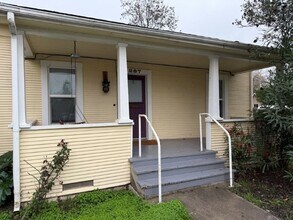 287 W Broadway St in Dixon, CA - Building Photo - Building Photo