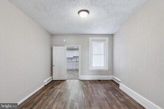 326 E Airy St in Norristown, PA - Building Photo - Building Photo