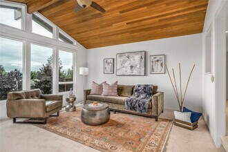 10612 157th Ave NE in Redmond, WA - Building Photo - Building Photo