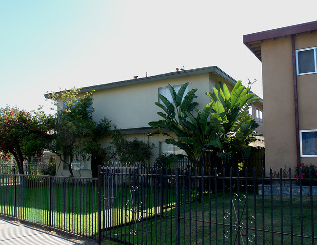 821 S Townsend St in Santa Ana, CA - Building Photo - Building Photo