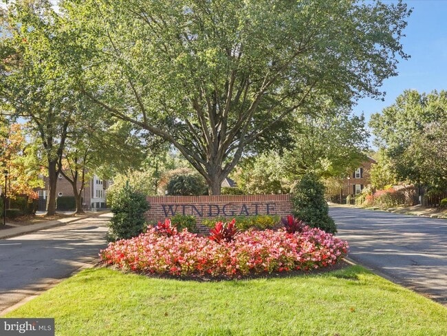 property at 2612 S Arlington Mill Dr
