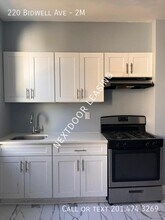 220 Bidwell Ave in Jersey City, NJ - Building Photo - Building Photo