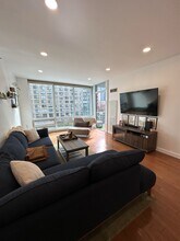 20 Newport Pkwy, Unit 503 in Jersey City, NJ - Building Photo - Building Photo