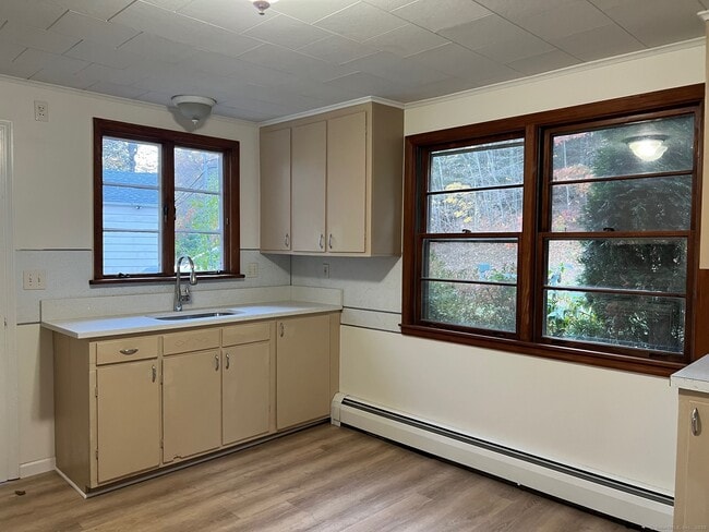 164 Birge Park Rd in Harwinton, CT - Building Photo - Building Photo