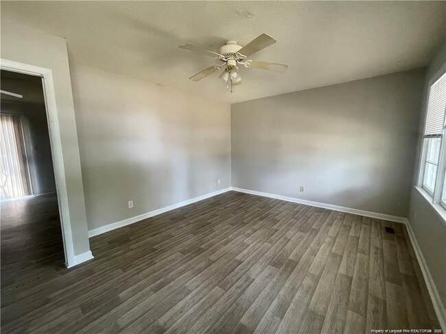 323 Cadmium Ct in Fayetteville, NC - Building Photo - Building Photo