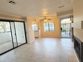 13315 Caminito Ciera in San Diego, CA - Foto de edificio - Building Photo
