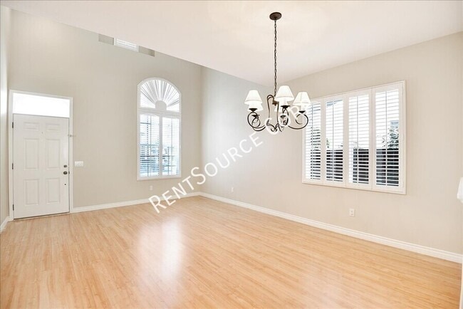 21575 Oak Dr in Santa Clarita, CA - Building Photo - Building Photo