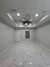 5812 Notre Dame Ave-Unit -2 in McAllen, TX - Building Photo - Building Photo