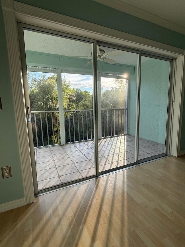 3041 Sandpiper Bay Cir in Naples, FL - Building Photo - Building Photo