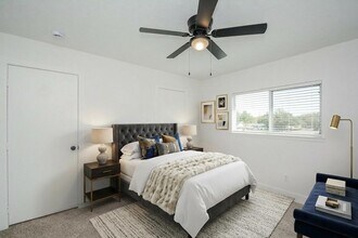 9939 Farrell Dr in Houston, TX - Building Photo - Building Photo