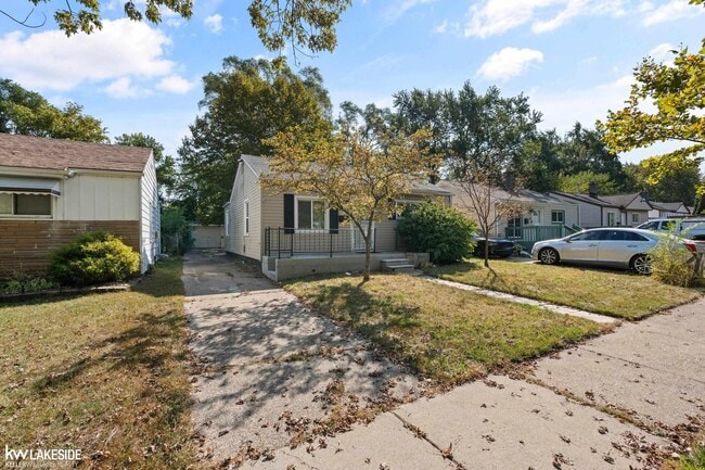 21222 Atlantic Ave in Warren, MI - Building Photo - Building Photo
