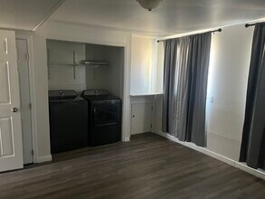 4026 Shelley Ave in Colorado Springs, CO - Foto de edificio - Building Photo