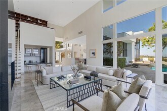 1436 Summitridge Dr in Beverly Hills, CA - Foto de edificio - Building Photo