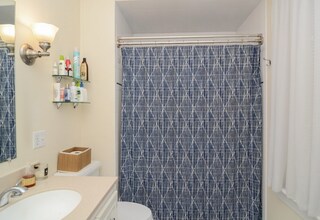 17 Athens St, Unit 3 in Cambridge, MA - Building Photo - Building Photo
