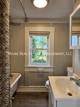 27 Elm St in Lewiston, ME - Building Photo - Building Photo