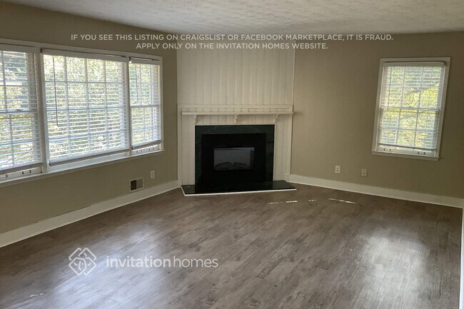 215 Simpson Dr NE in Kennesaw, GA - Building Photo - Building Photo