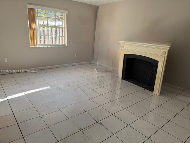 2912 SW 38th Ct in Miami, FL - Building Photo - Building Photo