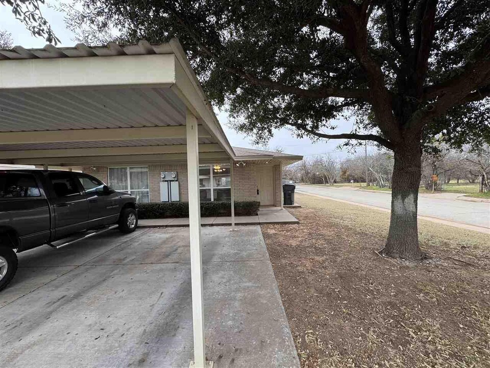 3000 Grace St in Wichita Falls, TX - Building Photo