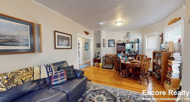 8 Chapman Pl, Unit 3 in Cambridge, MA - Foto de edificio - Building Photo