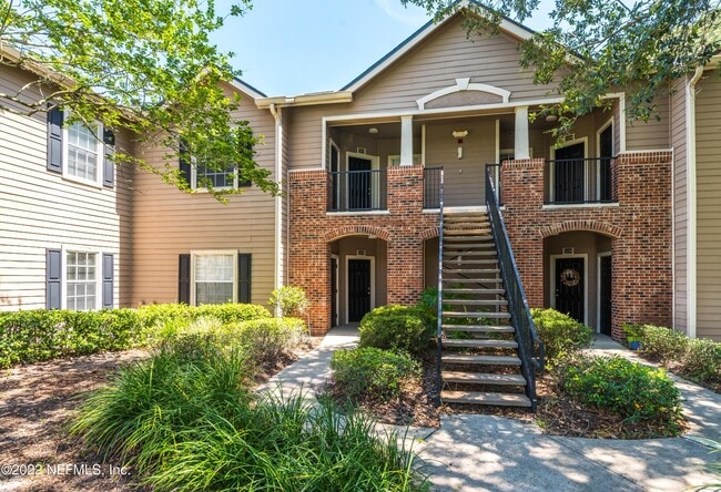10000 Gate Pkwy N in Jacksonville, FL - Foto de edificio - Building Photo