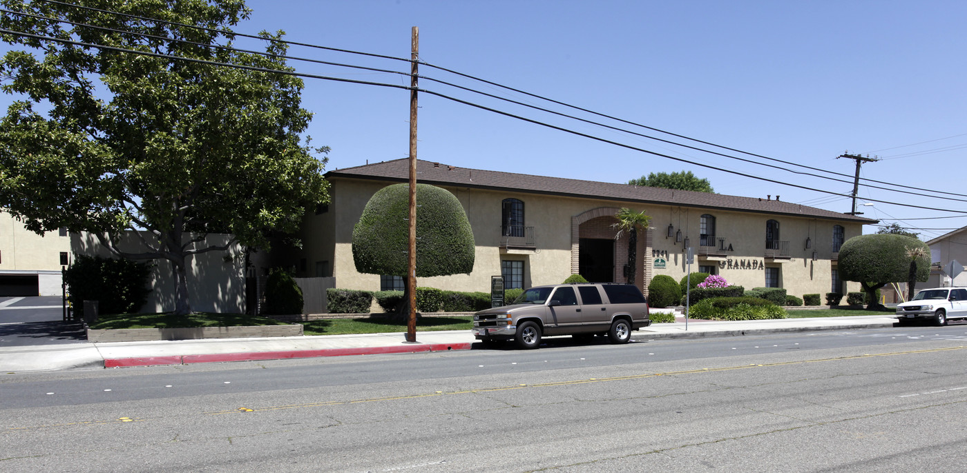 La Granada Apartments in Anaheim, CA - Foto de edificio