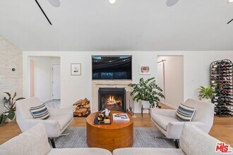 9418 S 10th Ave in Inglewood, CA - Building Photo - Building Photo