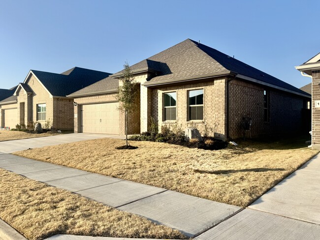 1210 Rockwater Dr in Decatur, TX - Building Photo - Building Photo