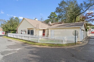 110 Parkwood Dr in Niceville, FL - Building Photo - Building Photo