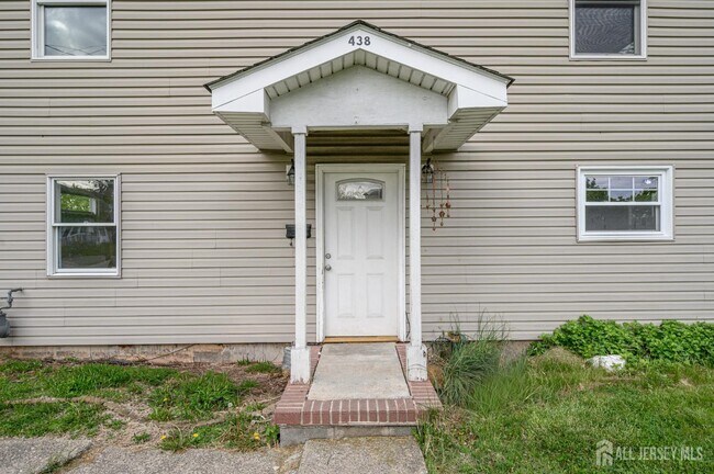 438 Belgrade St in Woodbridge Township, NJ - Building Photo - Building Photo